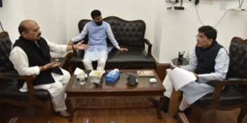 ಕೇಂದ್ರ ಆರೋಗ್ಯಸಚಿವರನ್ನು ಭೇಟಿಯಾದ ಸಿಎಂ ಬಸವರಾಜ್ ಬೊಮ್ಮಾಯಿ